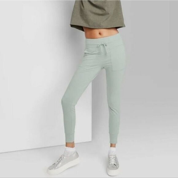 NWT Wild Fable High Rise Jogger Pant - Picture 1 of 6